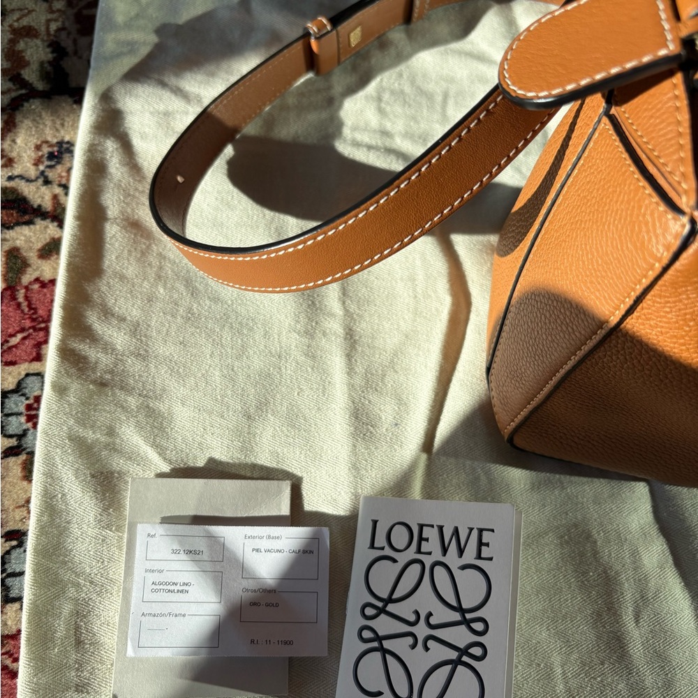Loewe small brown puzzle - caramel with gold hardware - Picture 5 of 7